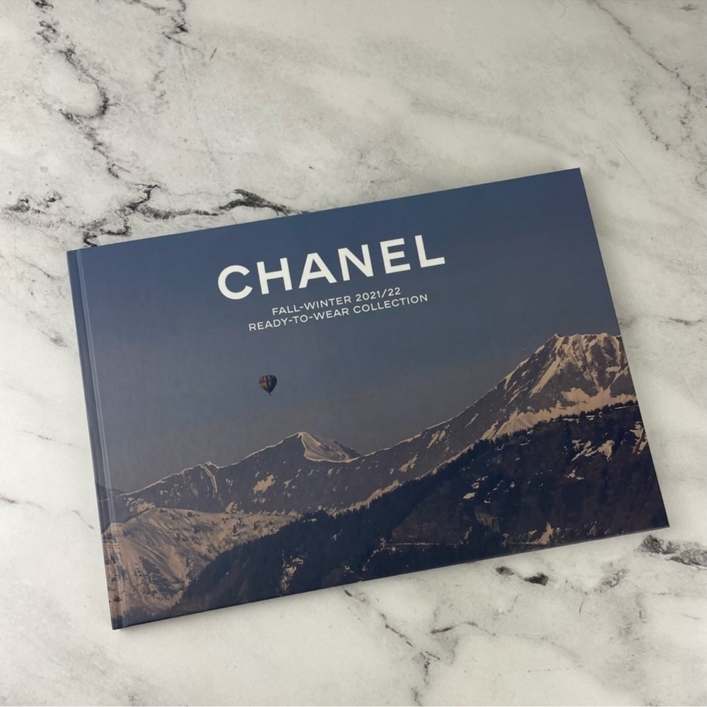 CHANEL Fall-Winter 2021/22 Ready to Wear Collection Magazine/Book